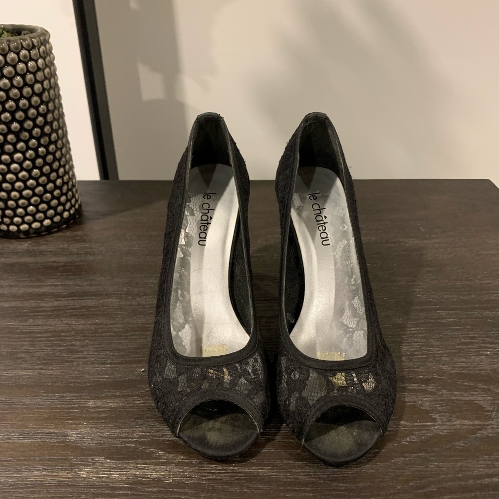Le Chateau lace peep toe